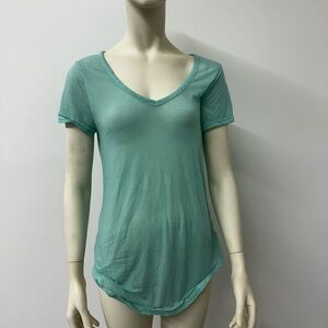 Mudd Women's Teal Short Sleeve V-Neck Top